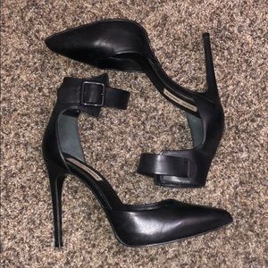 Steven Madden Black Pumps